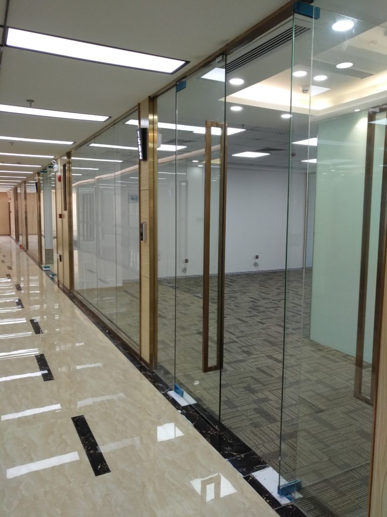 TopWirelessCharger new office