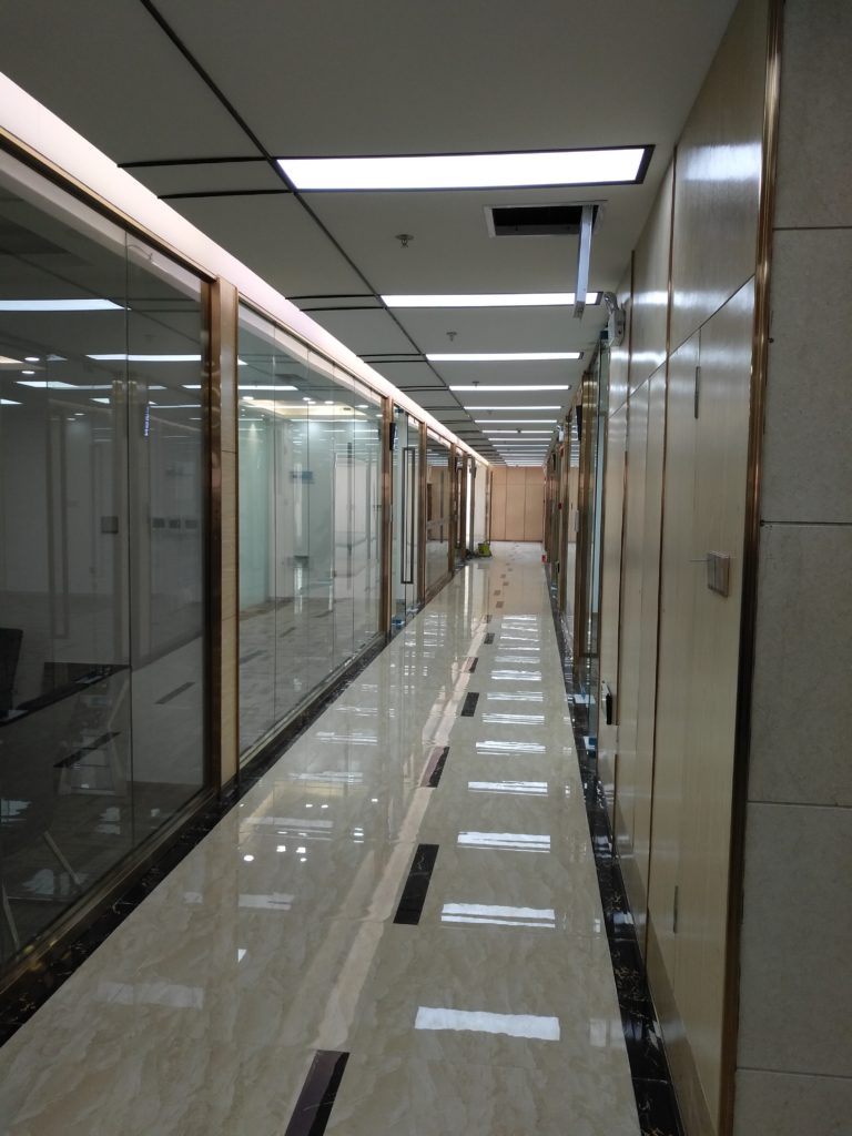 TopWirelessCharger new office